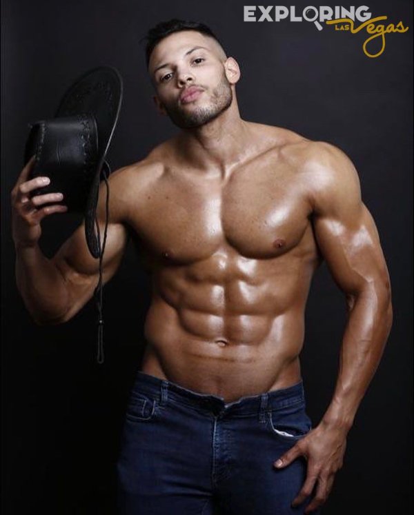 male-revue