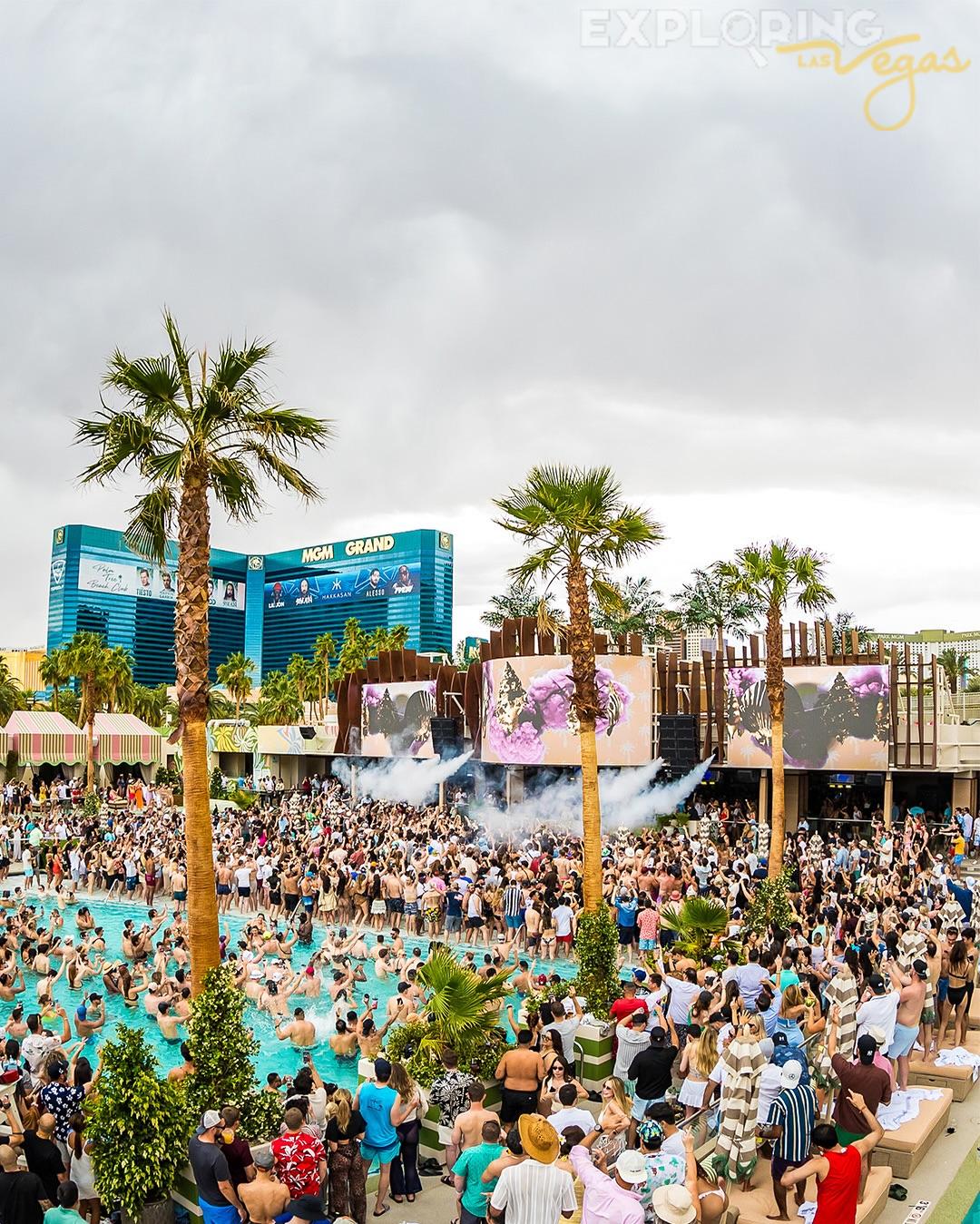 vegas-pool-party